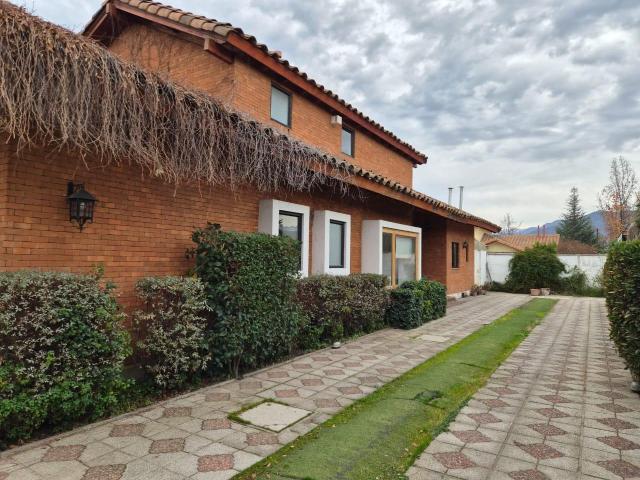 Se Arrienda hermosa casa en El Polo de Machali