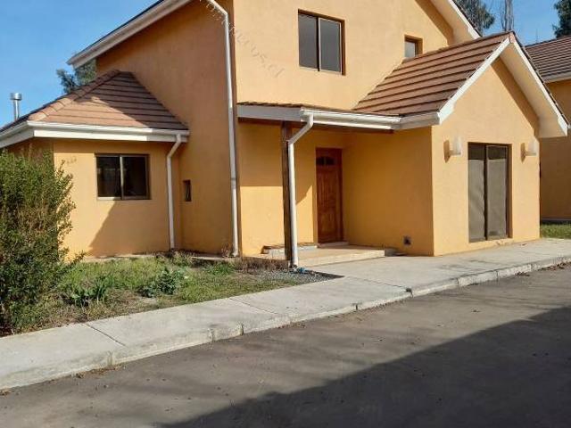 Se arrienda hermosa casa en Paine