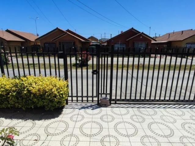 Se arrienda hermosa y acogedora casa excelente sector