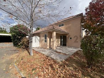 SE ARRIENDA LINDA CASA CON UN PRECIOSO ENTORNO