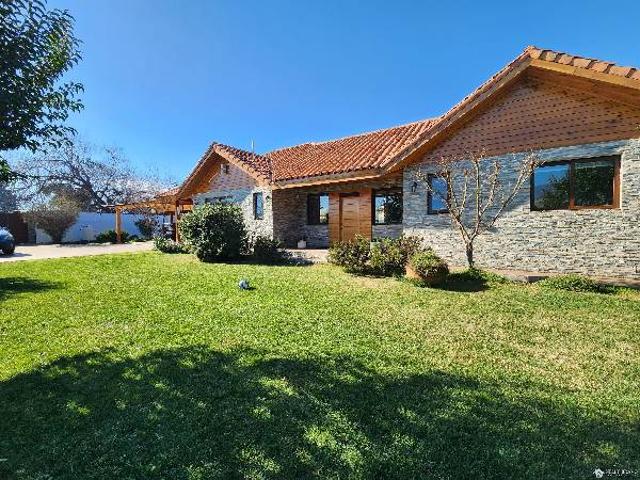 Se arrienda linda casa en Graneros
