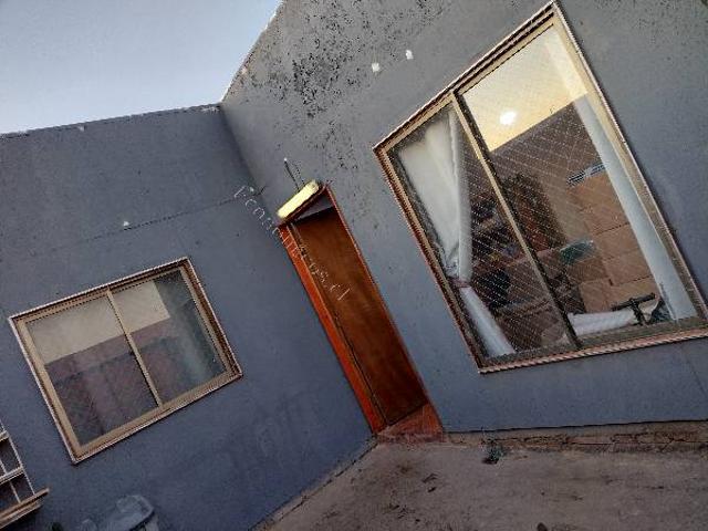 SE ARRIENDA LINDA CASA