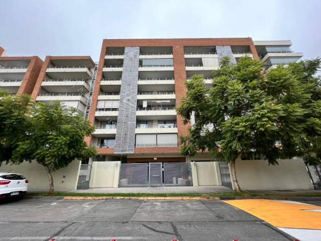 Se arrienda lindo y amplio departamento en Las condes
