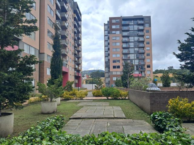 SE ARRIENDA LINDO APARTAMENTO
