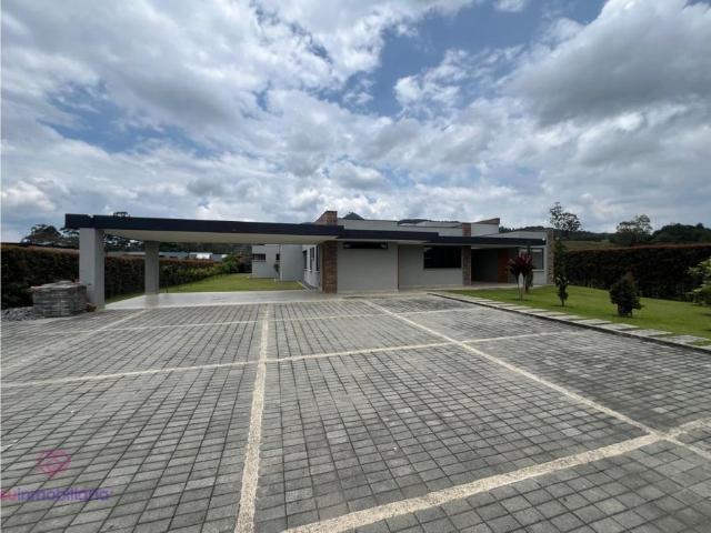 Se Arrienda o vendo Casa Campestre via La Ceja
