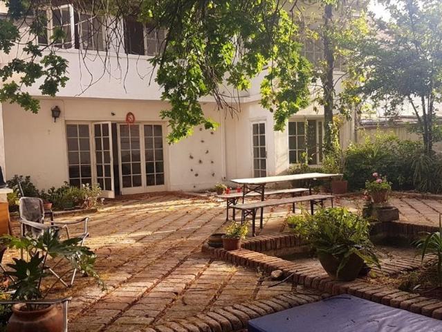 Se arrienda pieza [+ baño privado] en una hermosa y artística casa en Providencia [disponible desde