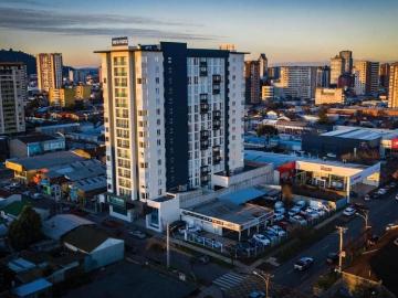 SE ARRIENDA SOLEADO Y LUMINOSO DEPARTAMENTO CON VISTA PANORÁMICA