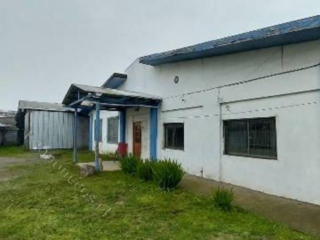 Se Arrienfa amplia casa con Galpon, especial para bodegaje