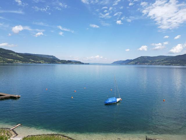 Se e hnsucht nach dem Attersee? 4 Zimmer Wohnung mit Seezugang und Liegewiese