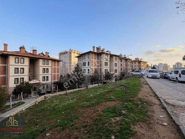 Seç Emlak'tan Serinevler Toki 3+1 By Tipi Ara Kat Satılık Daire
