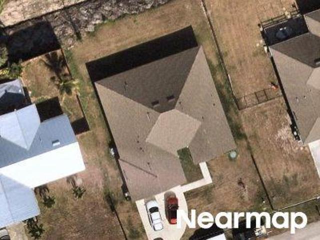 SE Fallon Dr