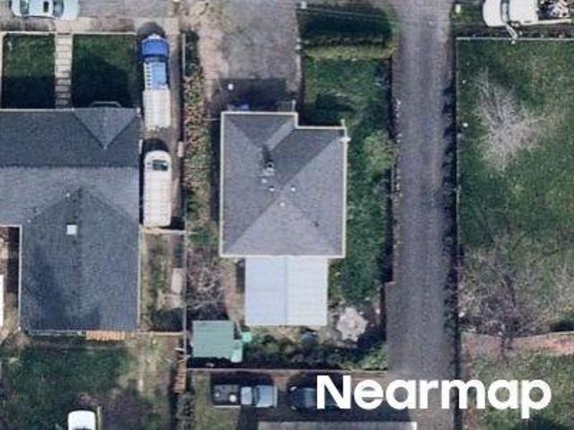 SE Kelly St