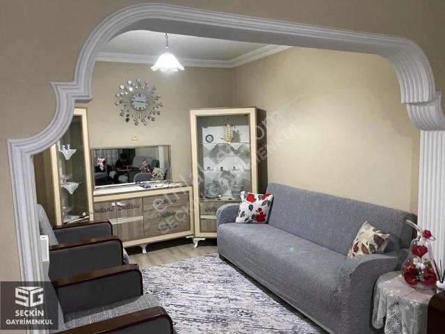 Seçkin Gayrimenkulden 2+1 Emek Mahallesinde Satılık Daire