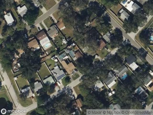 SE Lincoln Cir N