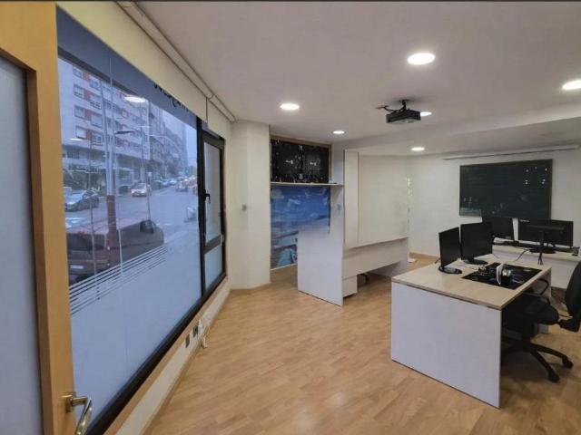 Se ofrece entreplanta de 94 metros cuadrados, ubicada al pri. 169m² Vigo