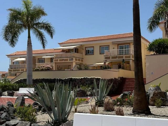 Se ofrece un elegante piso de 46 m2 interiores con una ampli. 46m² Chayofa