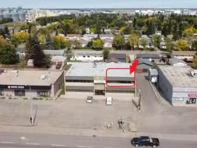Se Part Top Floor 5720 44 Street, Lloydminster, AB, T9V 0B6.