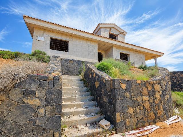 Se presenta una propiedad única en una de las zonas más excl. 398m² La Oliva