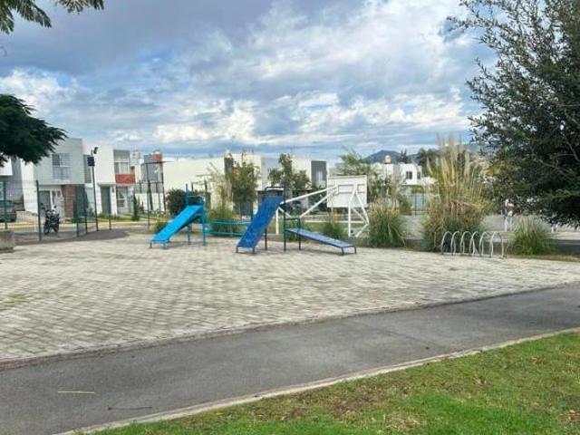 SE REMATA CASA EN COL. PARQUES TESTITAN EN ZAPOPAN CERCA DE LA DEPORTIVA TESTITAN