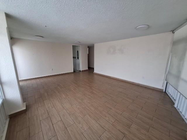 Se renta amplio departamento Jardin Balbuena