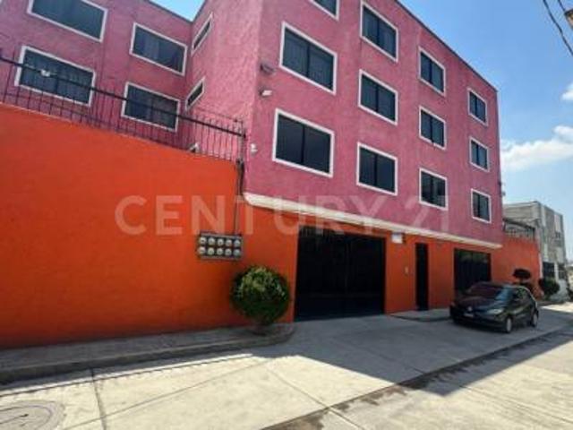 Se renta amplio departamento