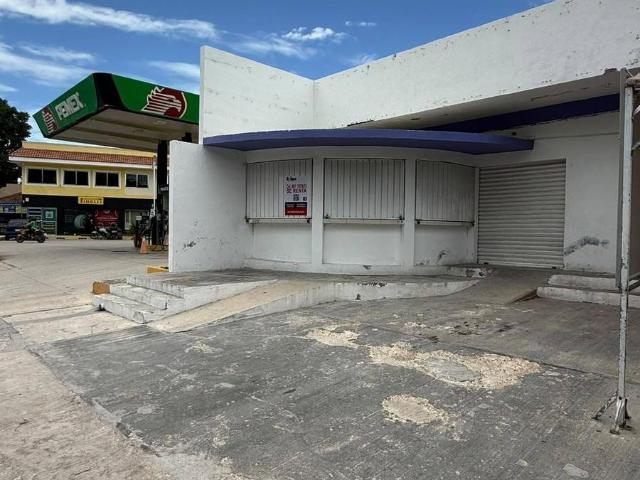 SE RENTA AMPLIO LOCAL COMERCIAL EN AV. COLOSIO, CAMPECHE
