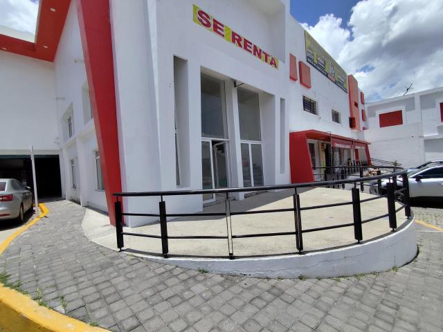 Se renta amplio local en Construplaza, col. Periodista, Pachuca, Hgo