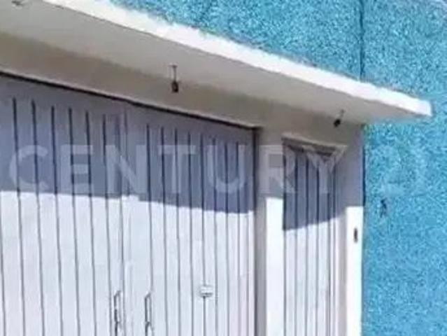 Se Renta Amplia Casa, Con 2 Habitaciones