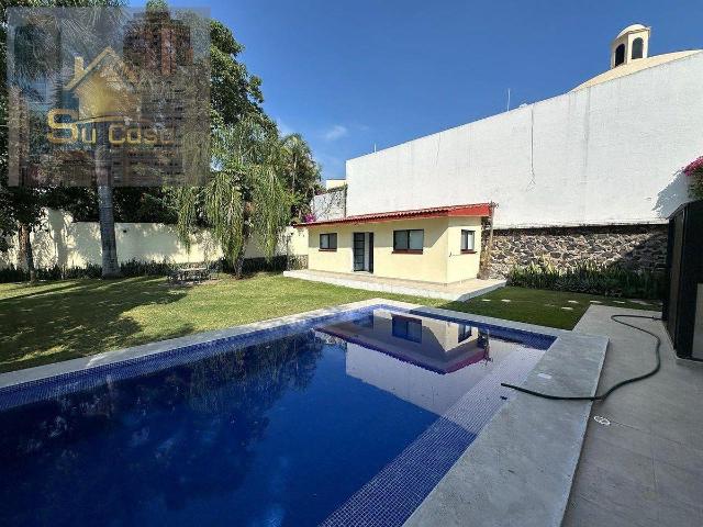 Se renta amplia casa en Lomas de Cuernavaca