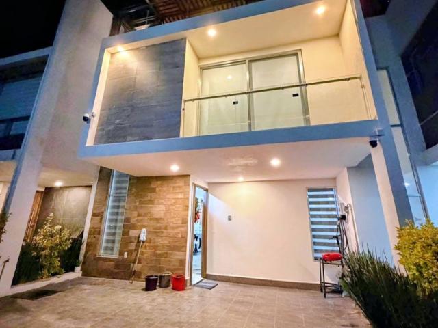 Se renta bonita casa en Residencial Terranova