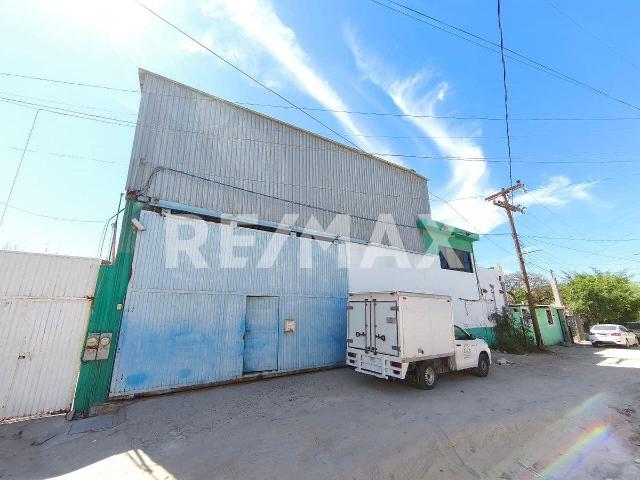 Se renta Bodega Comercial, planta con 3 cámaras frigoríficas, Benito Juárez, La Paz