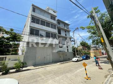 Se Renta Bodega en Avenida Universidad, Acapulco