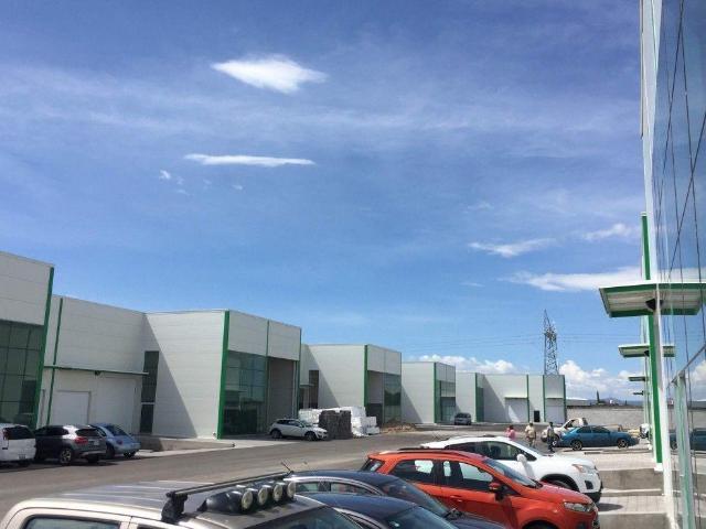 Se Renta Bodega Industrial de 1202m2, Parque TLC en El Marques, Varias Medidas.