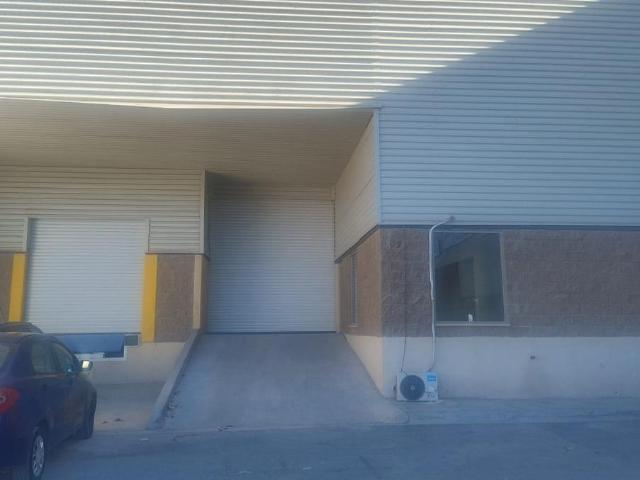 Se Renta bodegas muy cerca de DeAcero de 500 y 1800 mts con oficinas