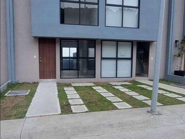 SE RENTA CASA NUEVA, LAGO ESMERALDA ATIZAPAN
