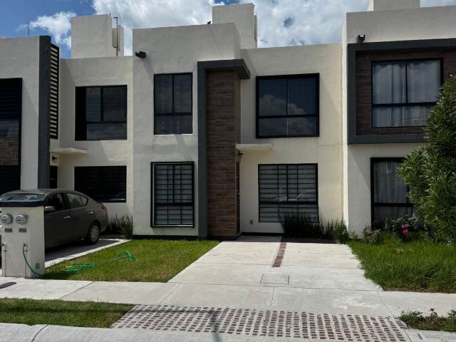 Se Renta Casa Nueva y Amueblada Para Ejecutivos
