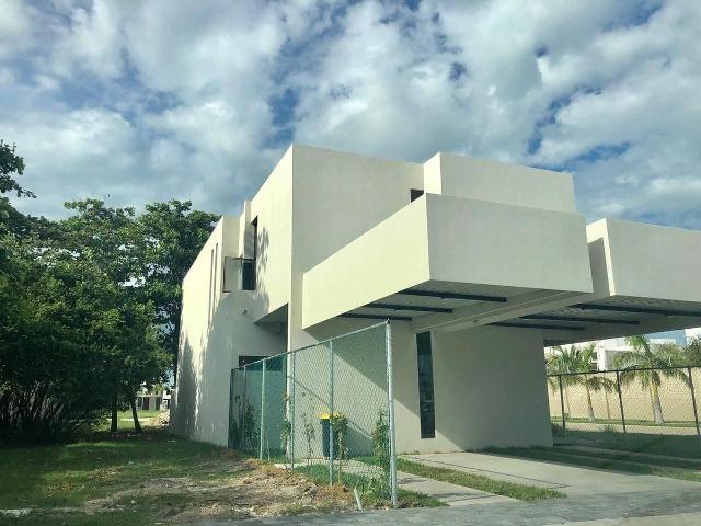 Se Renta Casa Amueblada de 3 Recamaras en Country Club