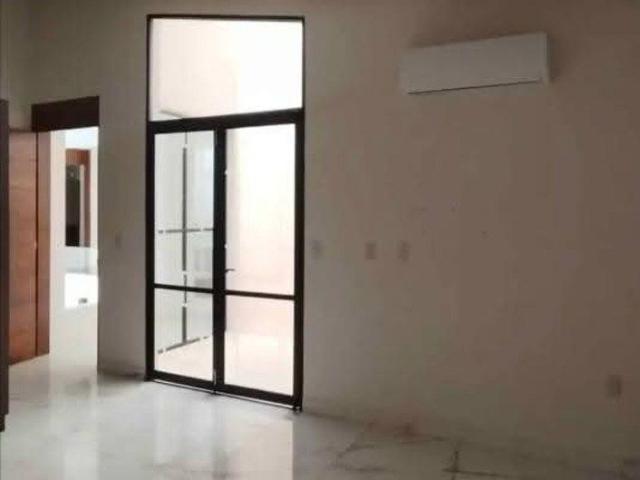 Se Renta Casa con Paneles Solares !