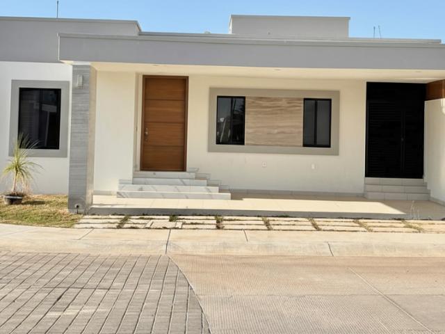 ⭐️ SE RENTA CASA DE UNA SOLA PLANTA EN SIN MUEBLES SOLES RESIDENCIAL