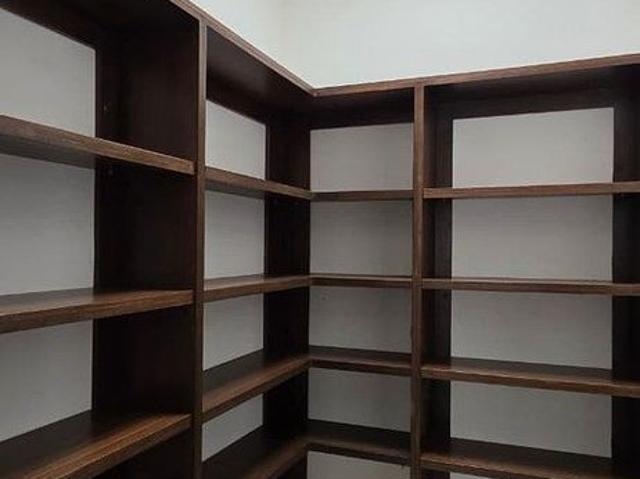 SE RENTA CASA DE 1 PISO SEMI AMUEBLADA