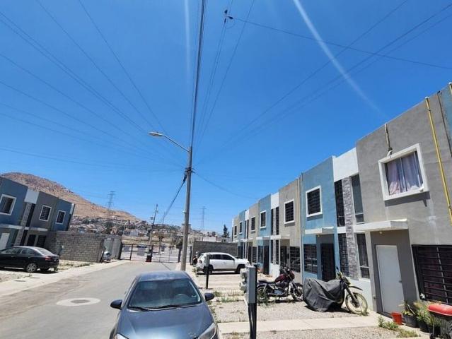 Se renta casa de 2 recámaras semi amueblada en Privada Santa Isabel, Tijuana