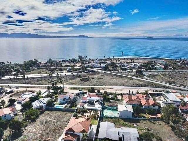 se renta casa de 4 recamaras con alberca en cibolas del mar