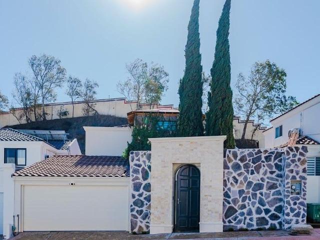 House for rent with 4 bedrooms in Hacienda Agua Caliente, Tijuana