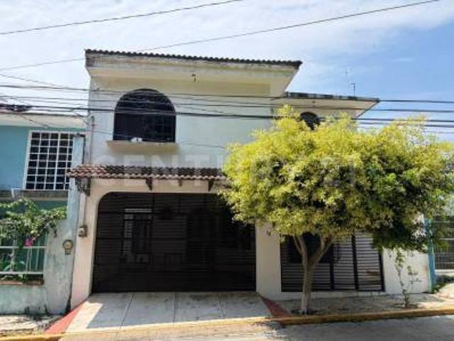 SE RENTA CASA EJECUTIVA COL. SANTA ISABEL