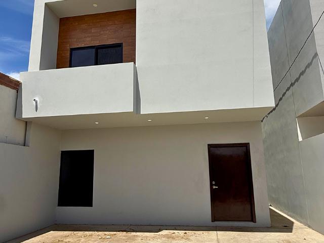 SE RENTA CASA EN CUAHUTEMOC NORTE