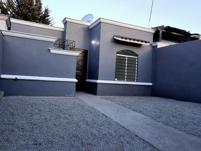 Se renta casa en Cuesta Blanca recién remodelada de 2 recámaras