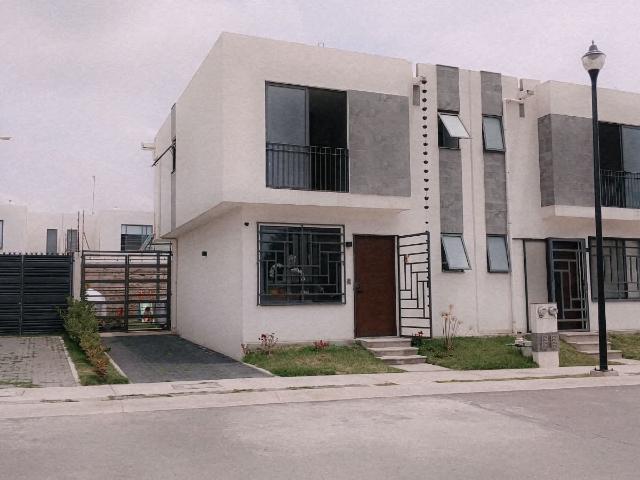 SE RENTA CASA EN CALIMAYA