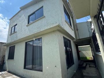 SE RENTA CASA EN CAPULTITLAN