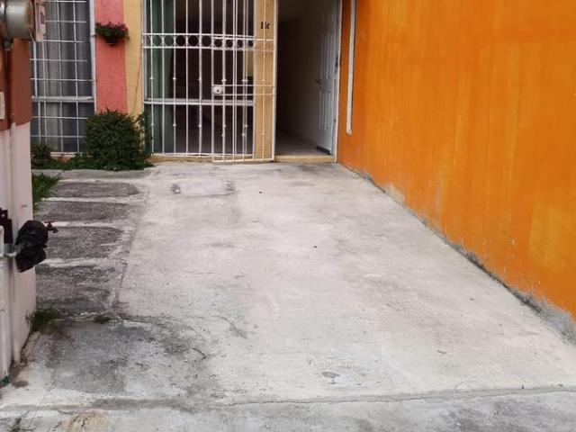 SE RENTA CASA EN COFRADIA 1 CUAUTITLAN IZCALLI