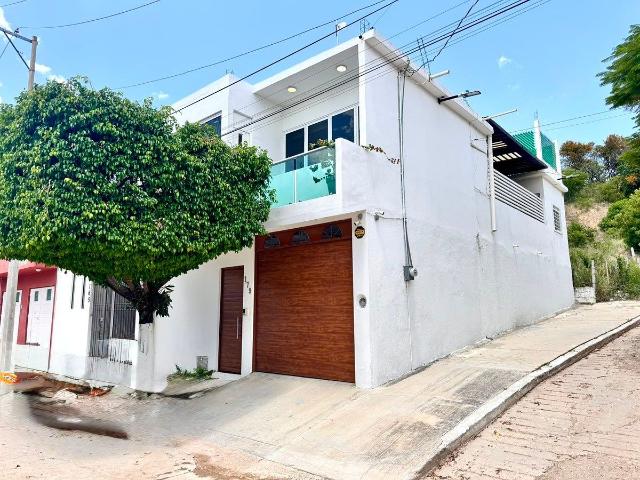 SE RENTA CASA EN COL. LOS PRESIDENTES Ampliación Terán | Tuxtla Gutiérrez